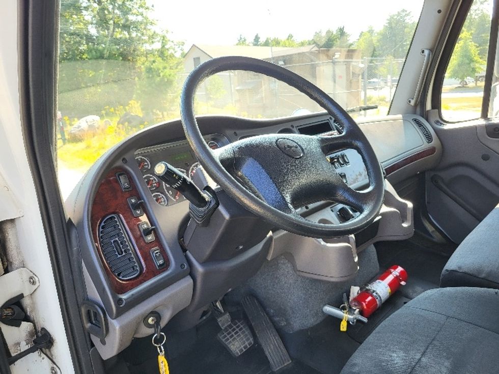 Medium Duty Box Truck-Light and Medium Duty Trucks-Freightliner-2019-M2-Concord-NH-141,575\n\t\tmiles-$ 59,500 - Image 17