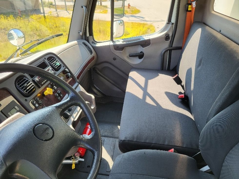 Medium Duty Box Truck-Light and Medium Duty Trucks-Freightliner-2019-M2-Concord-NH-141,575\n\t\tmiles-$ 59,500 - Image 19