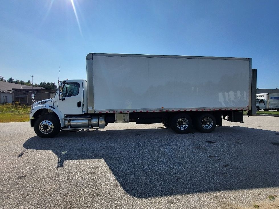 Medium Duty Box Truck-Light and Medium Duty Trucks-Freightliner-2019-M2-Concord-NH-141,575\n\t\tmiles-$ 59,500 - Image 4