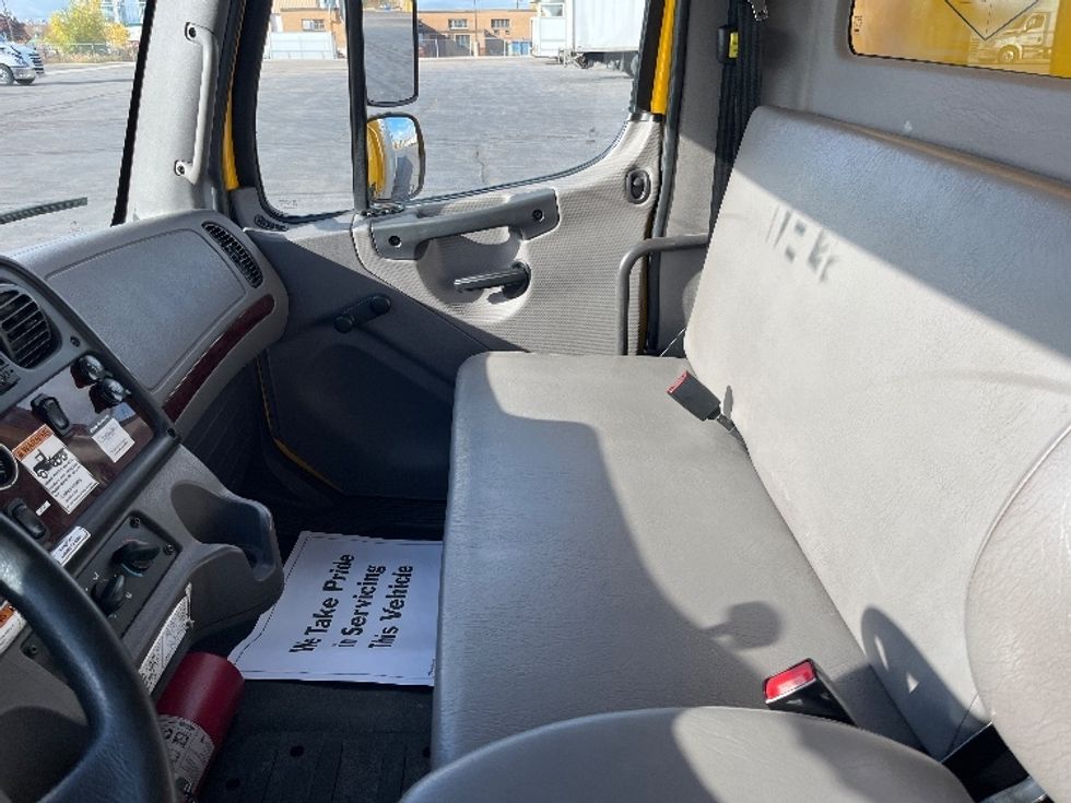 Medium Duty Box Truck-Light and Medium Duty Trucks-Freightliner-2019-M2-Concord-ON-211,635\n\t\tkm-$ 71,750 - Image 19