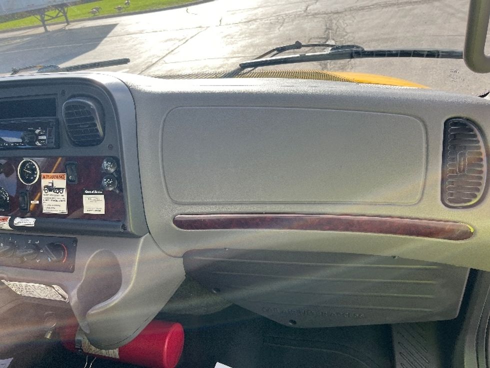 Medium Duty Box Truck-Light and Medium Duty Trucks-Freightliner-2019-M2-Concord-ON-211,635\n\t\tkm-$ 71,750 - Image 21