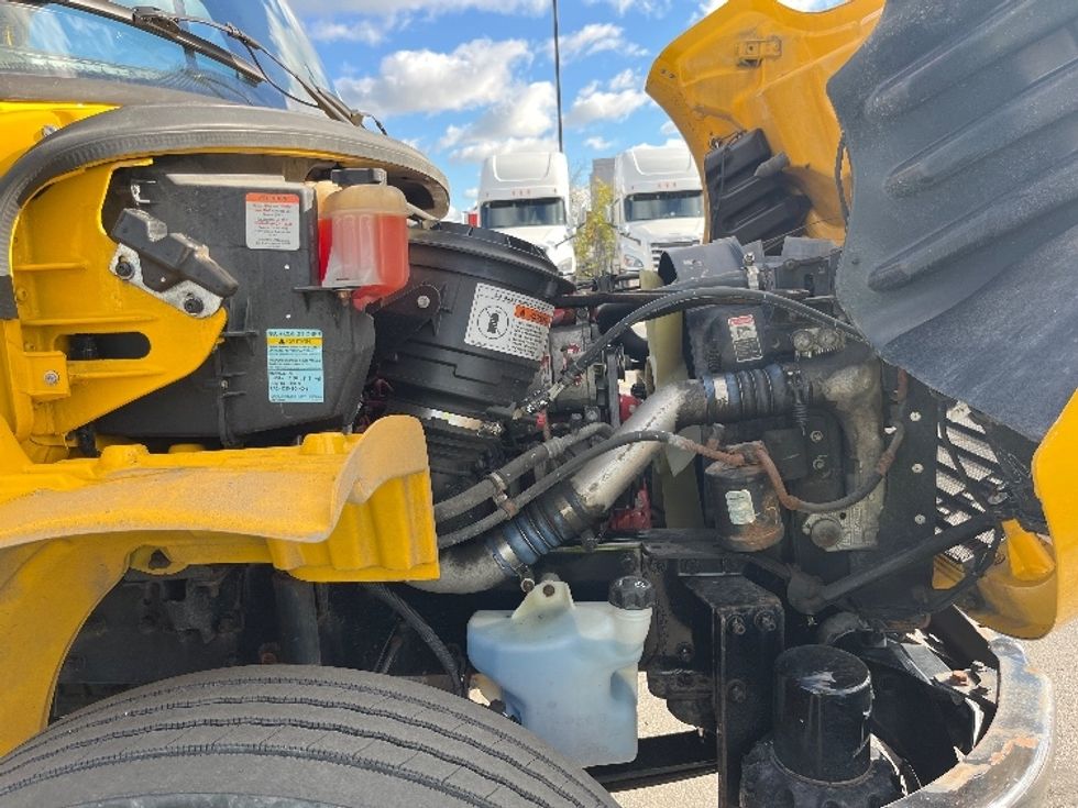 Medium Duty Box Truck-Light and Medium Duty Trucks-Freightliner-2019-M2-Concord-ON-211,635\n\t\tkm-$ 71,750 - Image 23