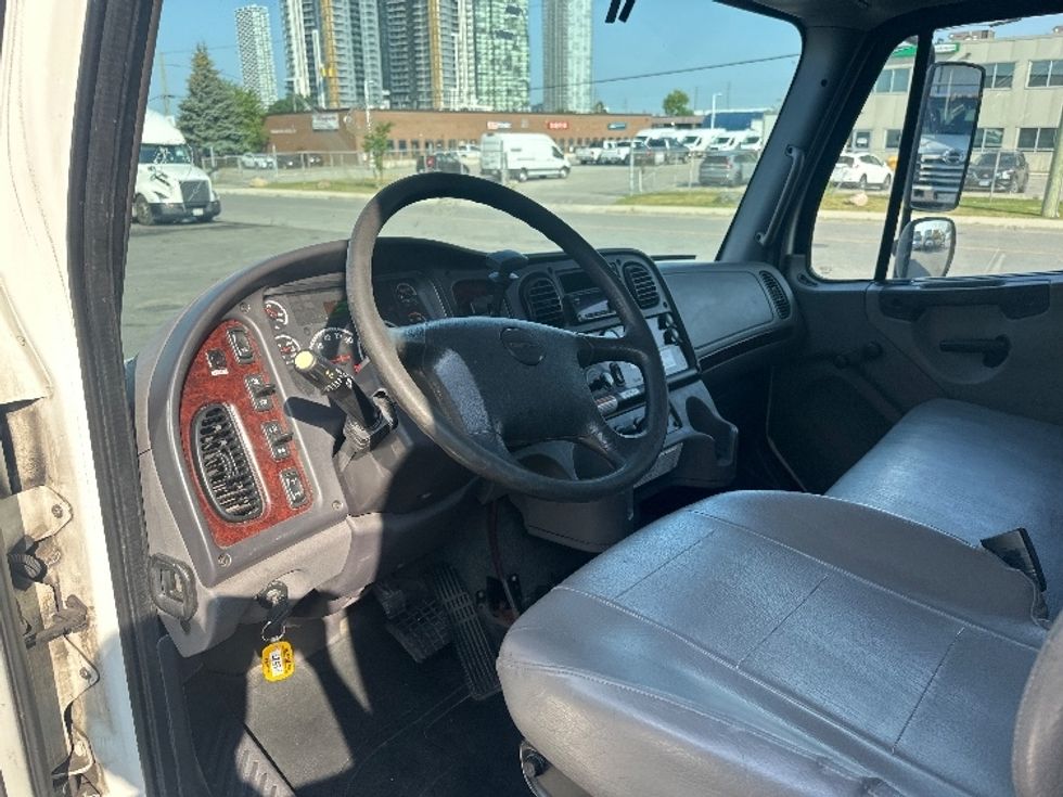 Medium Duty Box Truck-Light and Medium Duty Trucks-Freightliner-2019-M2-Concord-ON-294,550\n\t\tkm-$ 63,750 - Image 17