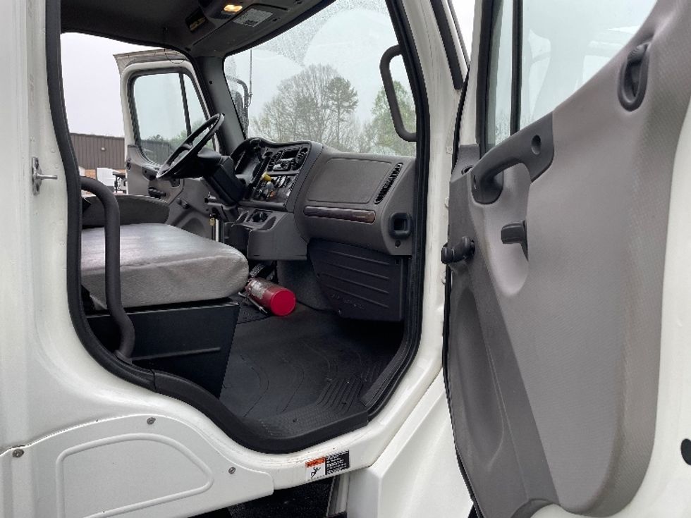 Medium Duty Box Truck-Light and Medium Duty Trucks-Freightliner-2019-M2-Conover-NC-50,056\n\t\tmiles-$ 60,500 - Image 20