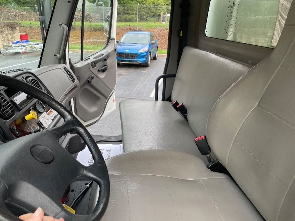 Medium Duty Box Truck-Light and Medium Duty Trucks-Freightliner-2019-M2-Conover-NC-89,326\n\t\tmiles-$ 60,000 - Image 19