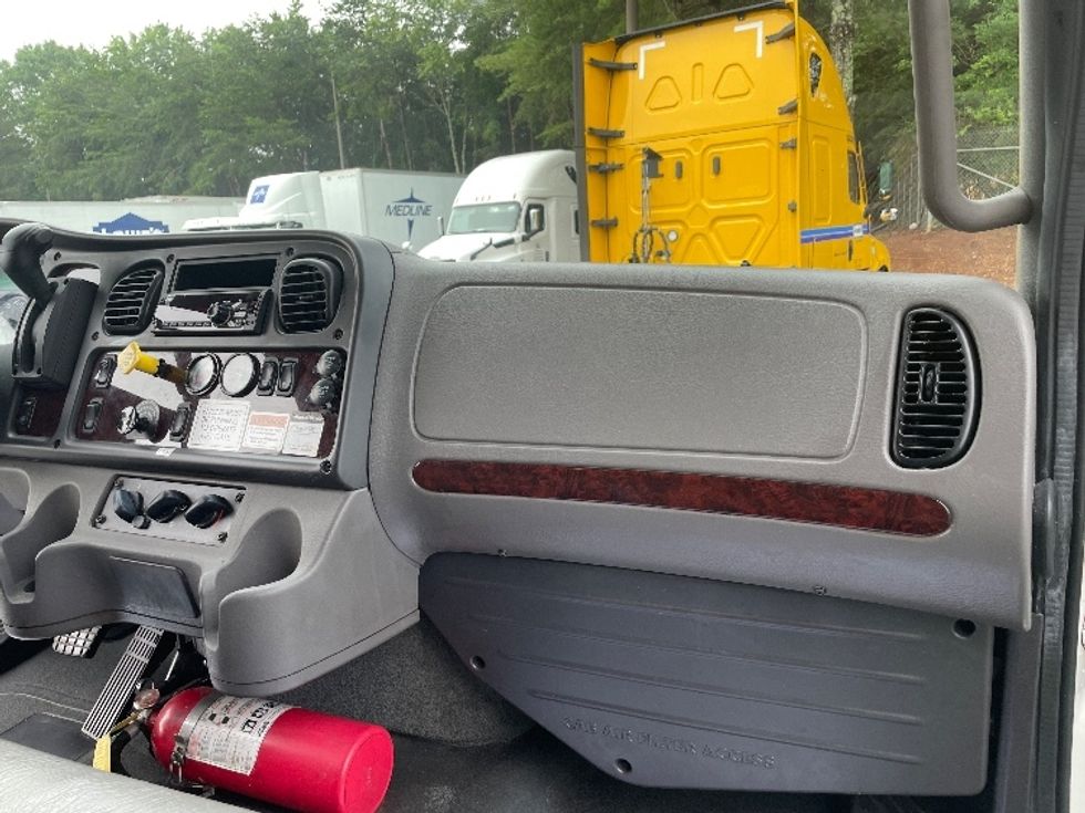 Medium Duty Box Truck-Light and Medium Duty Trucks-Freightliner-2019-M2-Conover-NC-89,326\n\t\tmiles-$ 60,000 - Image 21