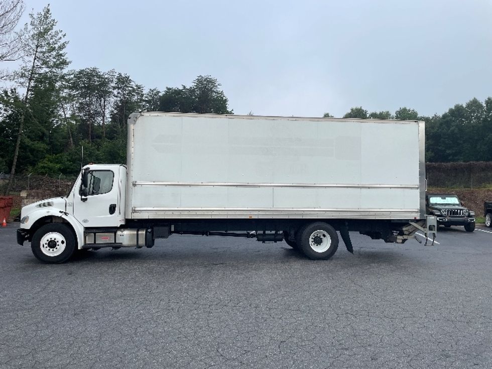 Medium Duty Box Truck-Light and Medium Duty Trucks-Freightliner-2019-M2-Conover-NC-89,326\n\t\tmiles-$ 60,000 - Image 4