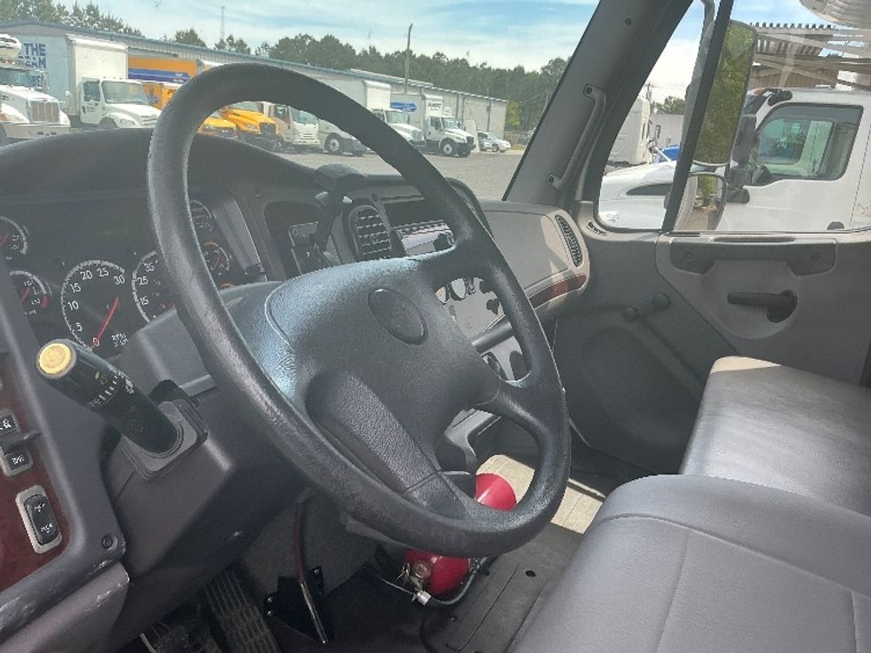 Medium Duty Box Truck-Light and Medium Duty Trucks-Freightliner-2019-M2-Conway-SC-116,466\n\t\tmiles-$ 60,500 - Image 17