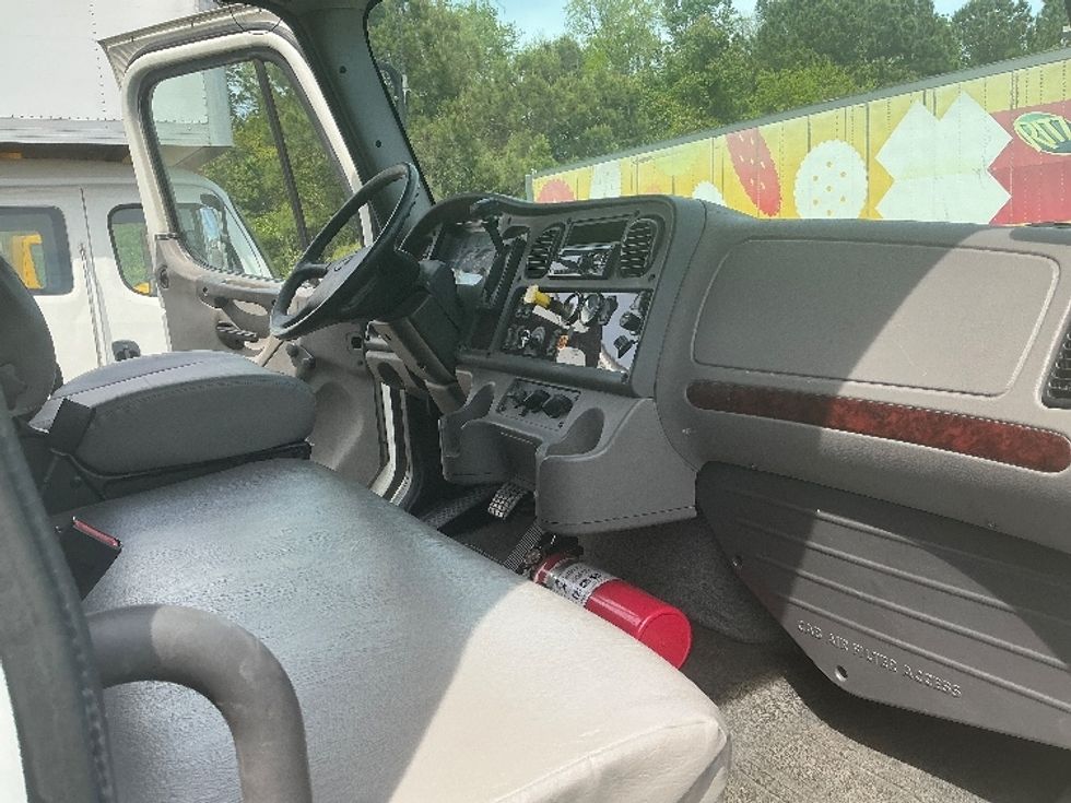 Medium Duty Box Truck-Light and Medium Duty Trucks-Freightliner-2019-M2-Conway-SC-116,466\n\t\tmiles-$ 60,500 - Image 22