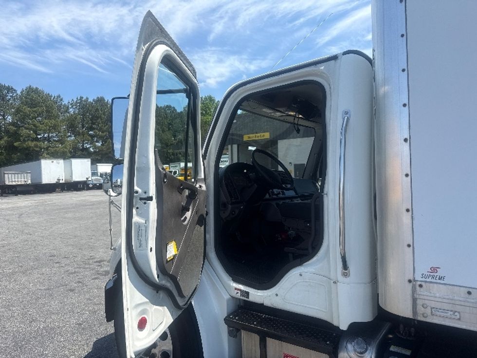 Medium Duty Box Truck-Light and Medium Duty Trucks-Freightliner-2019-M2-Conyers-GA-212,612\n\t\tmiles-$ 47,750 - Image 16