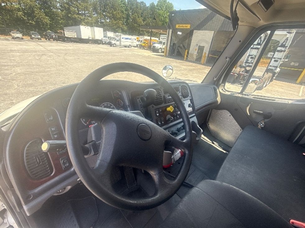 Medium Duty Box Truck-Light and Medium Duty Trucks-Freightliner-2019-M2-Conyers-GA-212,612\n\t\tmiles-$ 47,750 - Image 17