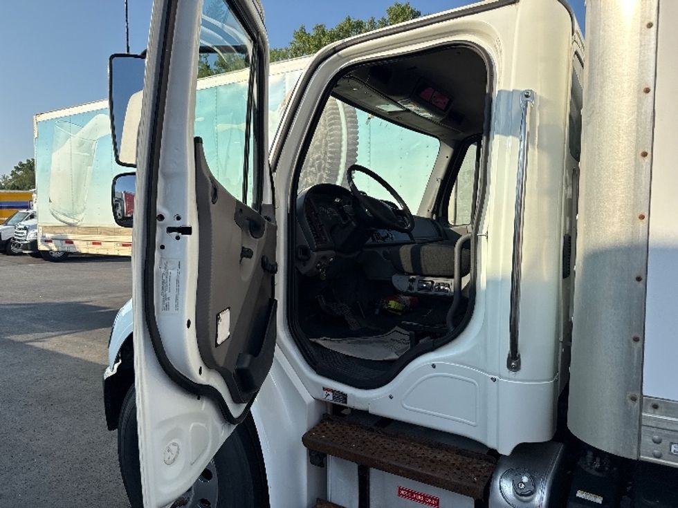 Medium Duty Box Truck-Light and Medium Duty Trucks-Freightliner-2019-M2-Coxsackie-NY-206,441\n\t\tmiles-$ 40,500 - Image 16