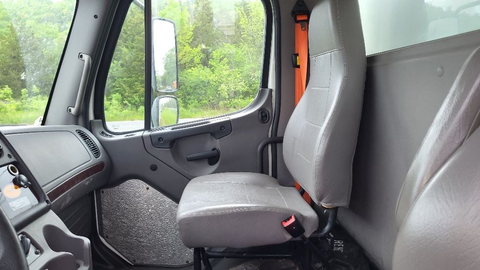 Medium Duty Box Truck-Light and Medium Duty Trucks-Freightliner-2019-M2-Coxsackie-NY-246,956\n\t\tmiles-$ 23,750 - Image 19