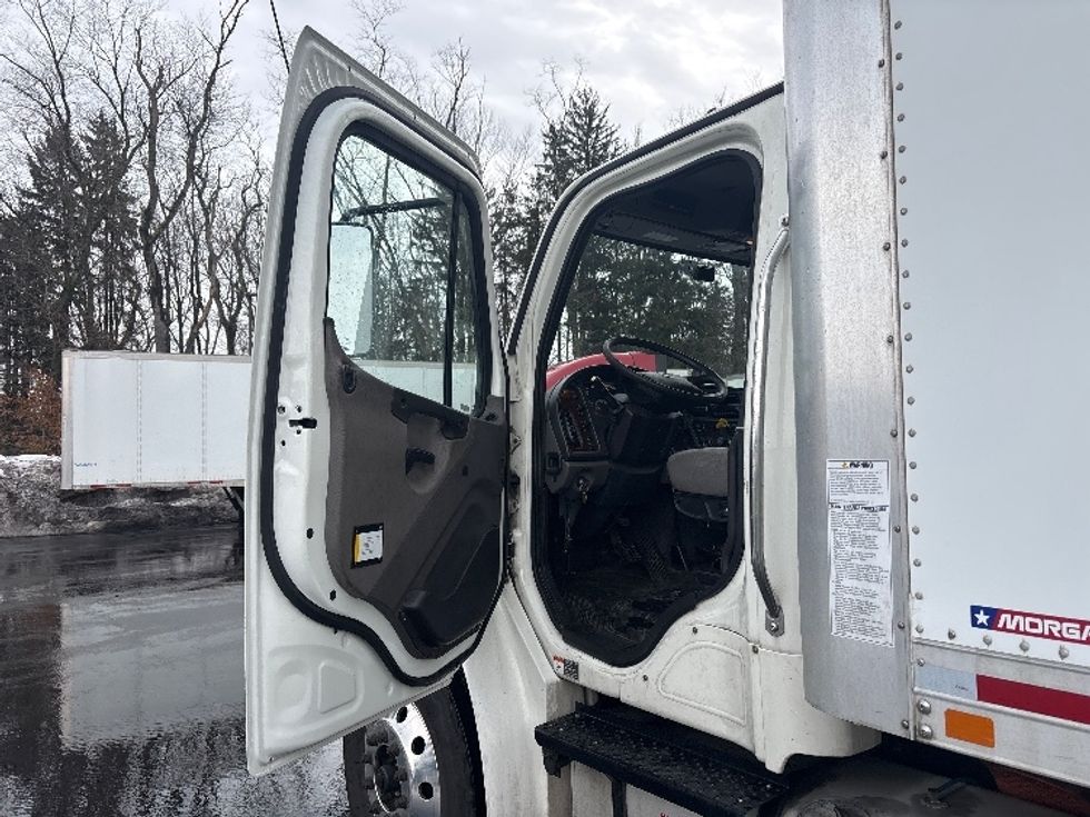 Medium Duty Box Truck-Light and Medium Duty Trucks-Freightliner-2019-M2-Cranbury-NJ-428,788\n\t\tmiles-$ 21,000 - Image 16