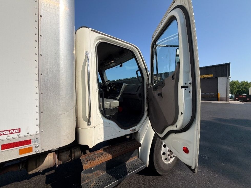 Medium Duty Box Truck-Light and Medium Duty Trucks-Freightliner-2019-M2-Cranbury-NJ-448,875\n\t\tmiles-$ 20,500 - Image 20