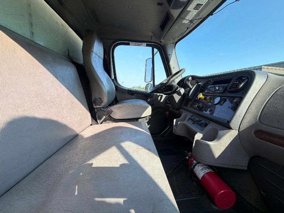 Medium Duty Box Truck-Light and Medium Duty Trucks-Freightliner-2019-M2-Cranbury-NJ-448,875\n\t\tmiles-$ 20,500 - Image 21