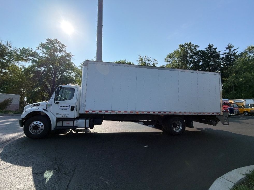 Medium Duty Box Truck-Light and Medium Duty Trucks-Freightliner-2019-M2-Cranbury-NJ-448,875\n\t\tmiles-$ 20,500 - Image 4