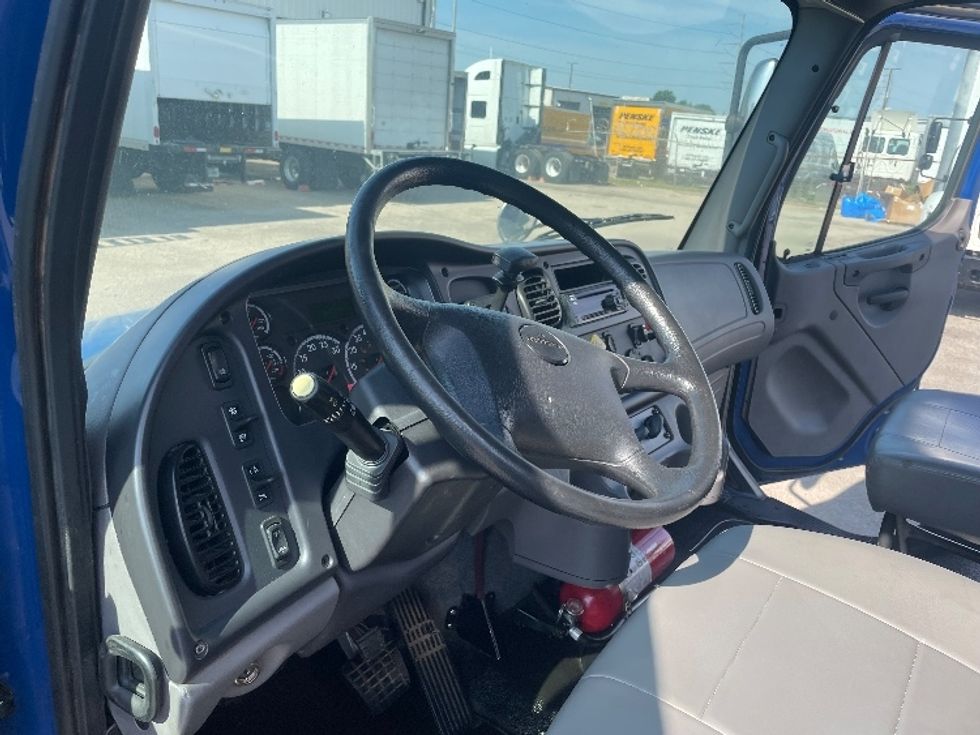 Medium Duty Box Truck-Light and Medium Duty Trucks-Freightliner-2019-M2-Dallas-TX-240,453\n\t\tmiles-$ 32,000 - Image 16