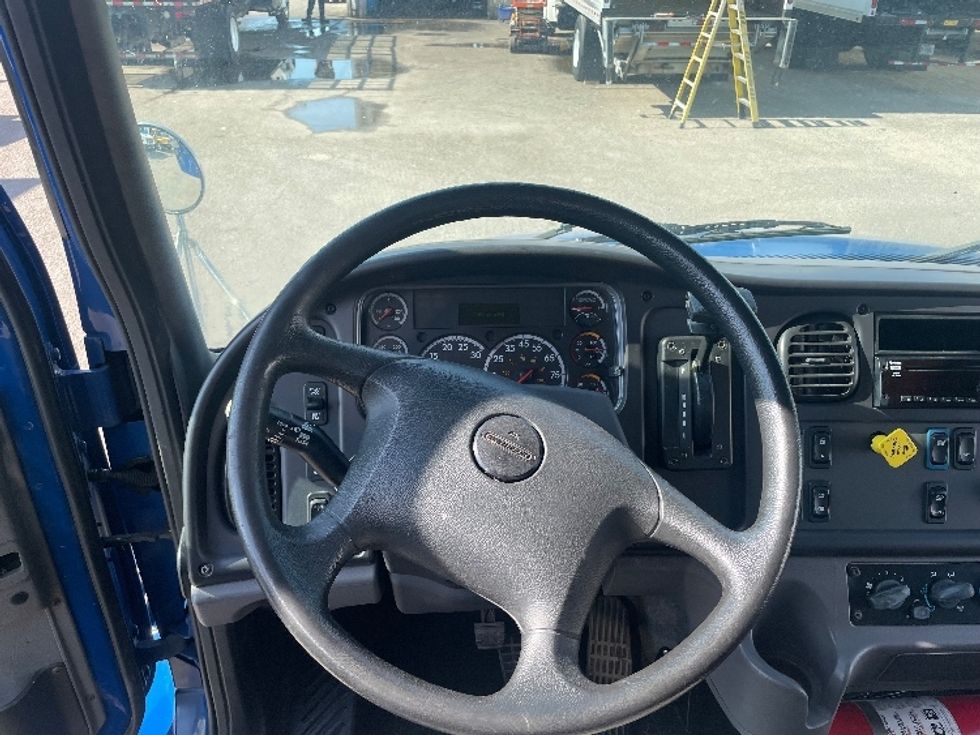 Medium Duty Box Truck-Light and Medium Duty Trucks-Freightliner-2019-M2-Dallas-TX-240,453\n\t\tmiles-$ 32,000 - Image 17