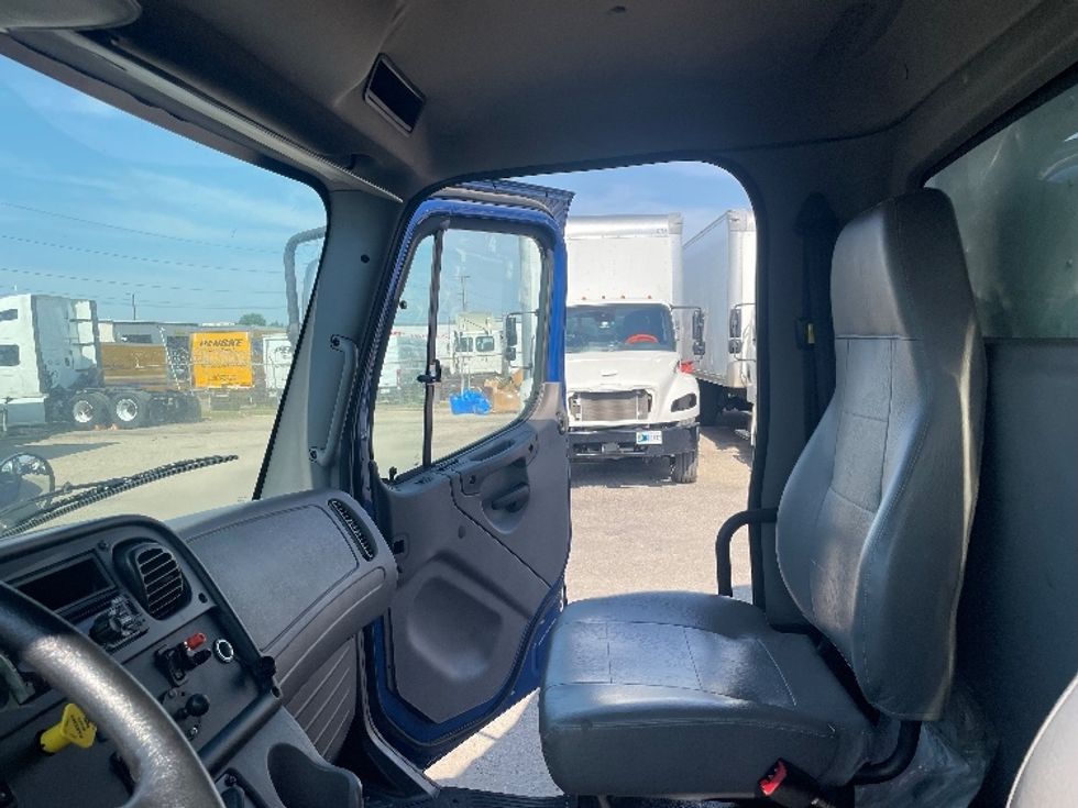 Medium Duty Box Truck-Light and Medium Duty Trucks-Freightliner-2019-M2-Dallas-TX-240,453\n\t\tmiles-$ 32,000 - Image 18