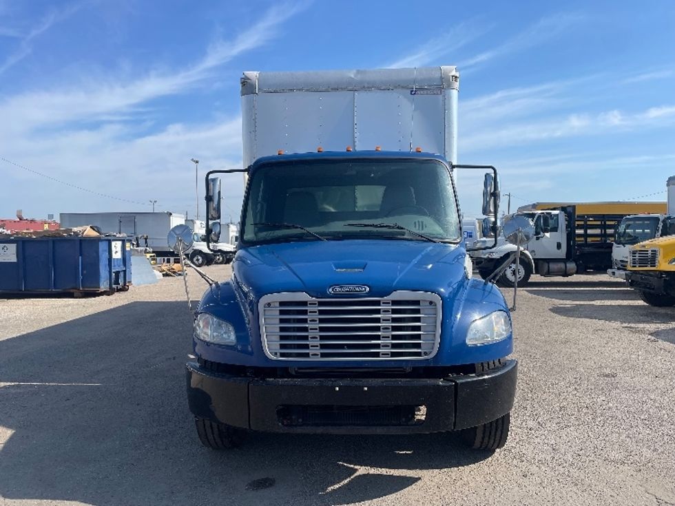 Medium Duty Box Truck-Light and Medium Duty Trucks-Freightliner-2019-M2-Dallas-TX-240,453\n\t\tmiles-$ 32,000 - Image 2