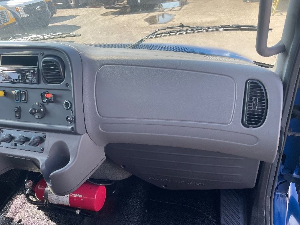 Medium Duty Box Truck-Light and Medium Duty Trucks-Freightliner-2019-M2-Dallas-TX-240,453\n\t\tmiles-$ 32,000 - Image 20