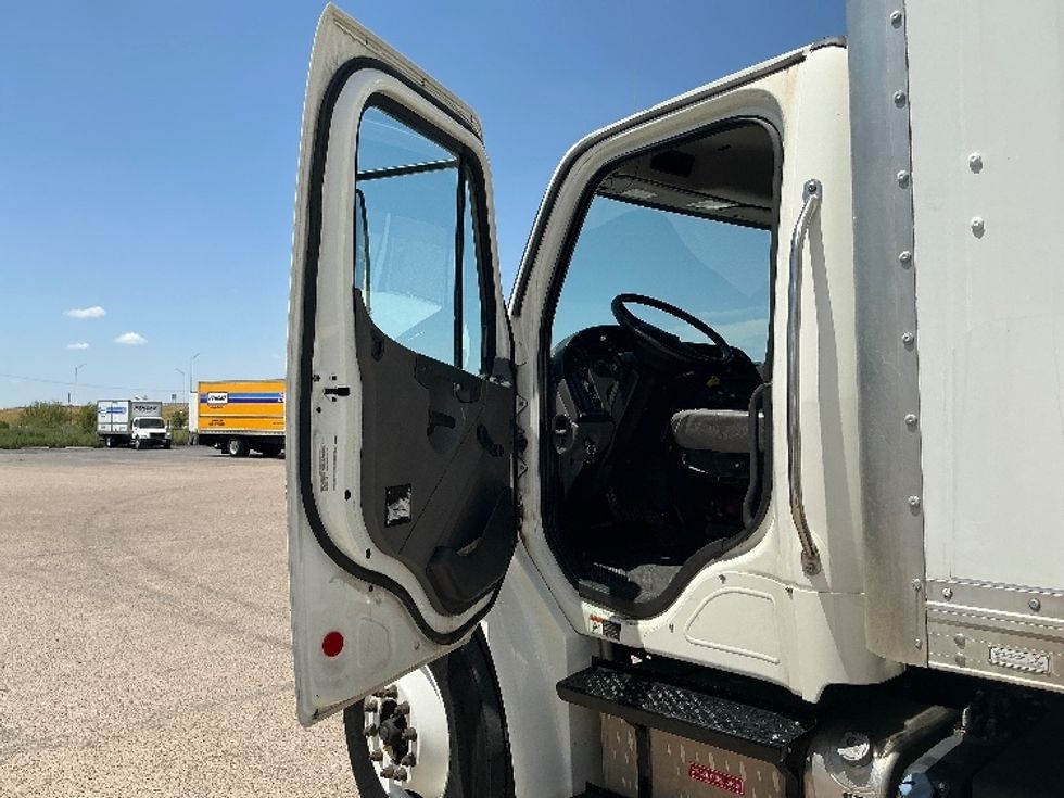Medium Duty Box Truck-Light and Medium Duty Trucks-Freightliner-2019-M2-Dallas-TX-51,066\n\t\tmiles-$ 67,500 - Image 16