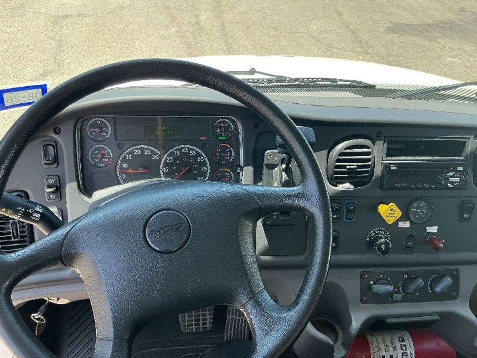 Medium Duty Box Truck-Light and Medium Duty Trucks-Freightliner-2019-M2-Dallas-TX-51,066\n\t\tmiles-$ 67,500 - Image 18