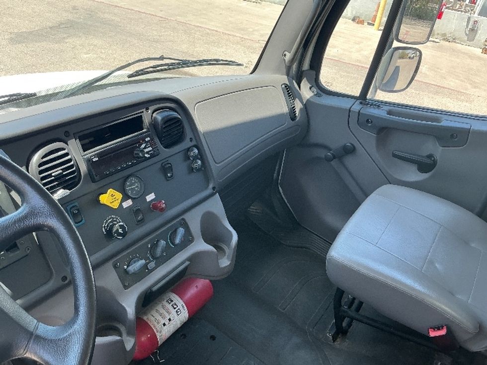 Medium Duty Box Truck-Light and Medium Duty Trucks-Freightliner-2019-M2-Dallas-TX-51,066\n\t\tmiles-$ 67,500 - Image 19