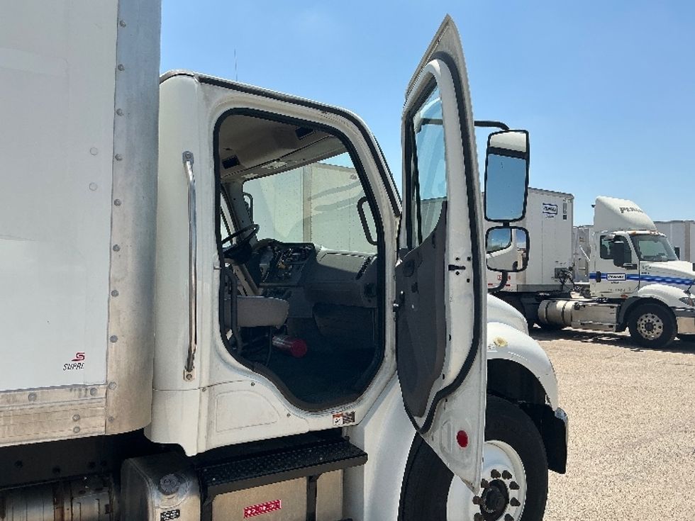 Medium Duty Box Truck-Light and Medium Duty Trucks-Freightliner-2019-M2-Dallas-TX-51,066\n\t\tmiles-$ 67,500 - Image 20