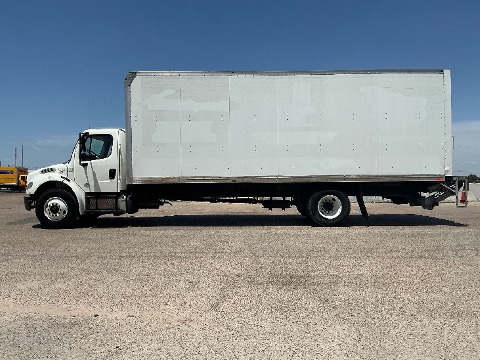 Medium Duty Box Truck-Light and Medium Duty Trucks-Freightliner-2019-M2-Dallas-TX-51,066\n\t\tmiles-$ 67,500 - Image 4