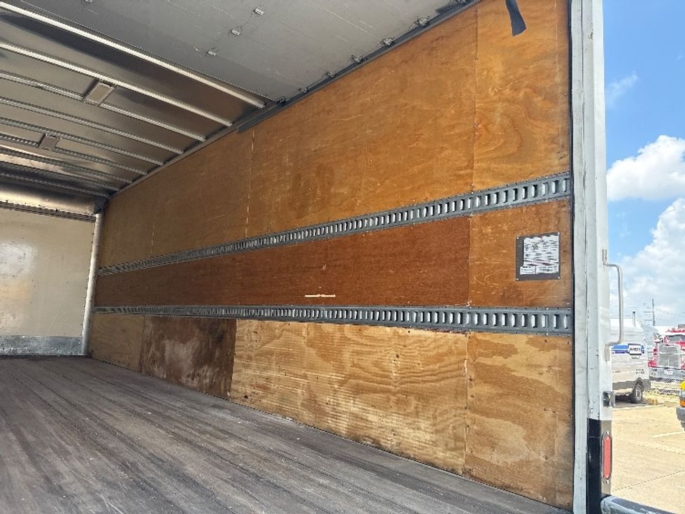 Medium Duty Box Truck-Light and Medium Duty Trucks-Freightliner-2019-M2-Dallas-TX-61,341\n\t\tmiles-$ 65,750 - Image 12