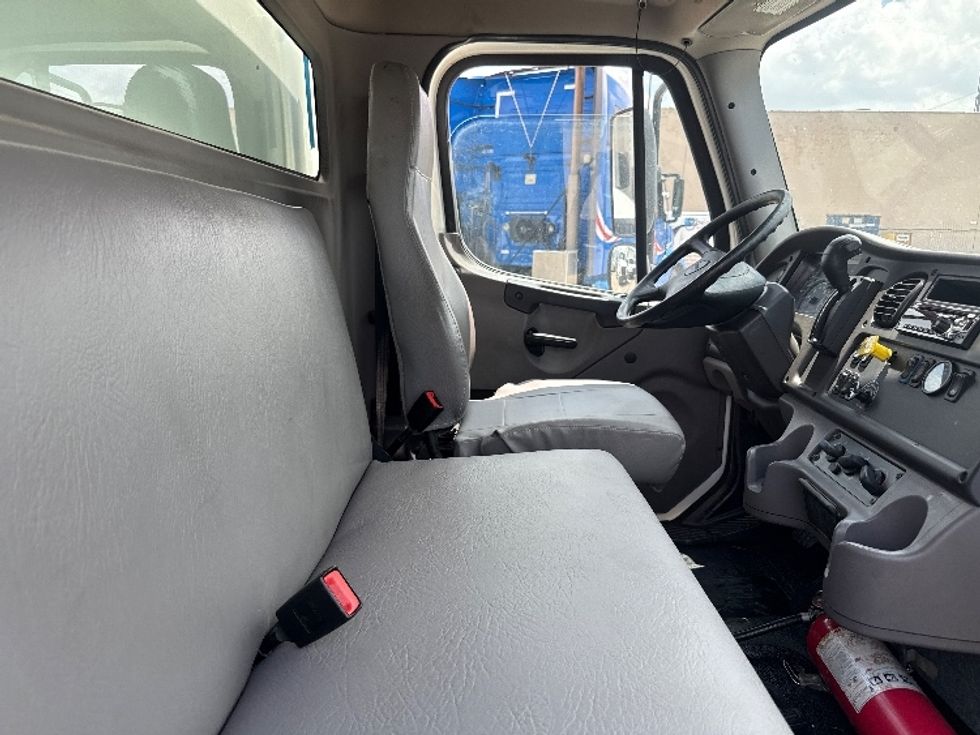 Medium Duty Box Truck-Light and Medium Duty Trucks-Freightliner-2019-M2-Dallas-TX-61,341\n\t\tmiles-$ 65,750 - Image 22