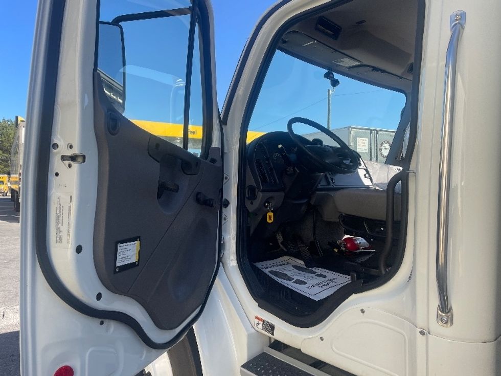 Medium Duty Box Truck-Light and Medium Duty Trucks-Freightliner-2019-M2-Dalton-GA-78,401\n\t\tmiles-$ 60,000 - Image 20