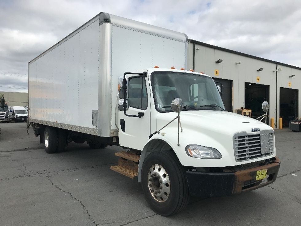 Medium Duty Box Truck-Light and Medium Duty Trucks-Freightliner-2019-M2-Dartmouth-NS-210,275\n\t\tkm-$ 76,000 - Image 1