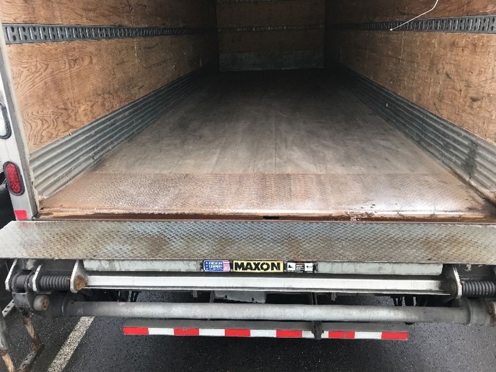 Medium Duty Box Truck-Light and Medium Duty Trucks-Freightliner-2019-M2-Dartmouth-NS-210,275\n\t\tkm-$ 76,000 - Image 10