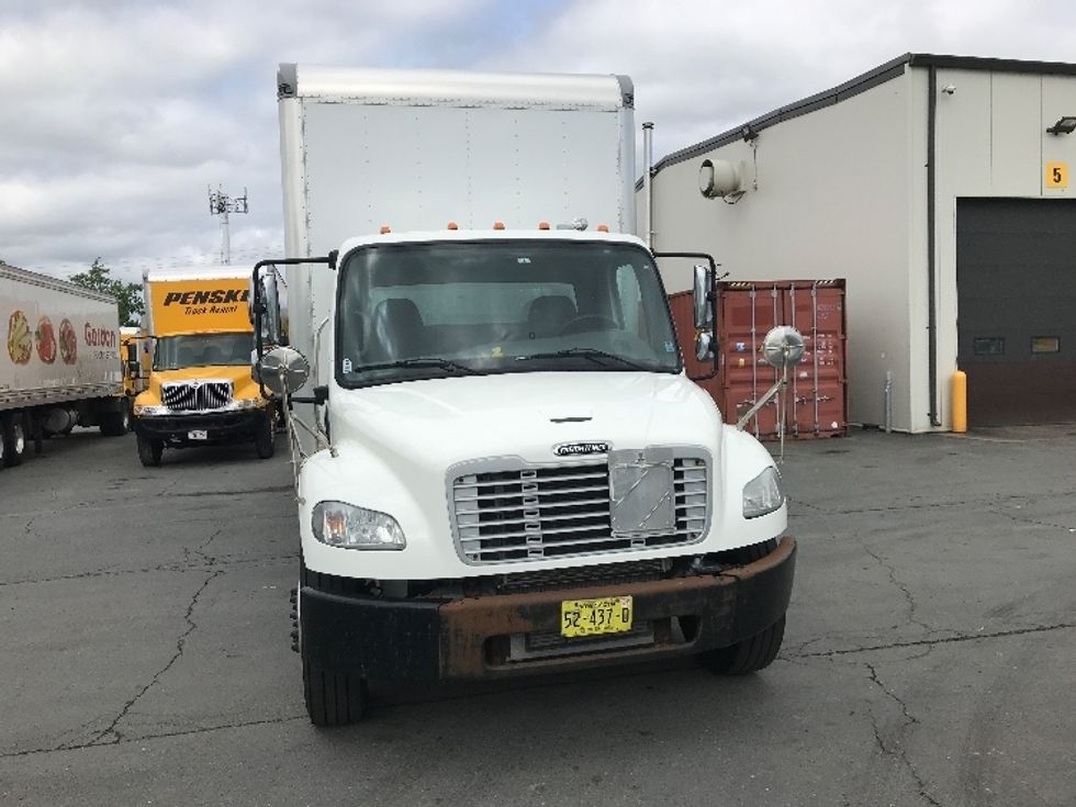 Medium Duty Box Truck-Light and Medium Duty Trucks-Freightliner-2019-M2-Dartmouth-NS-210,275\n\t\tkm-$ 76,000 - Image 2