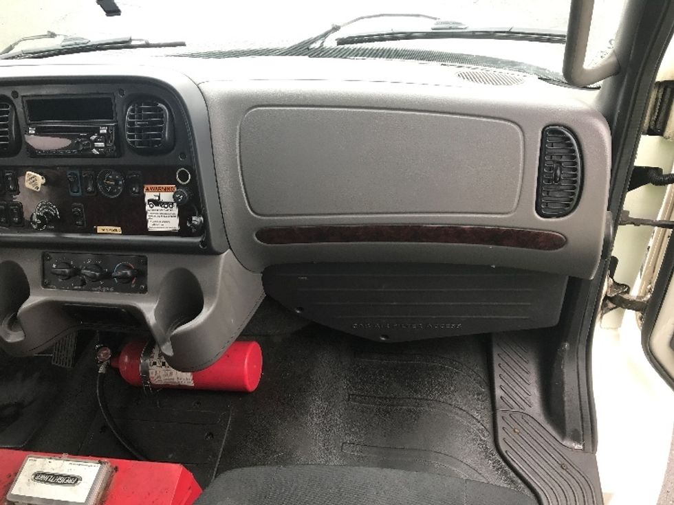 Medium Duty Box Truck-Light and Medium Duty Trucks-Freightliner-2019-M2-Dartmouth-NS-210,275\n\t\tkm-$ 76,000 - Image 21