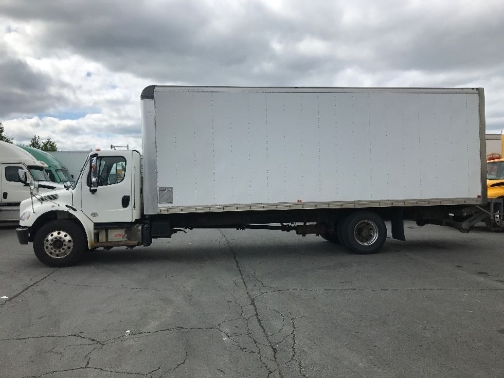Medium Duty Box Truck-Light and Medium Duty Trucks-Freightliner-2019-M2-Dartmouth-NS-210,275\n\t\tkm-$ 76,000 - Image 4