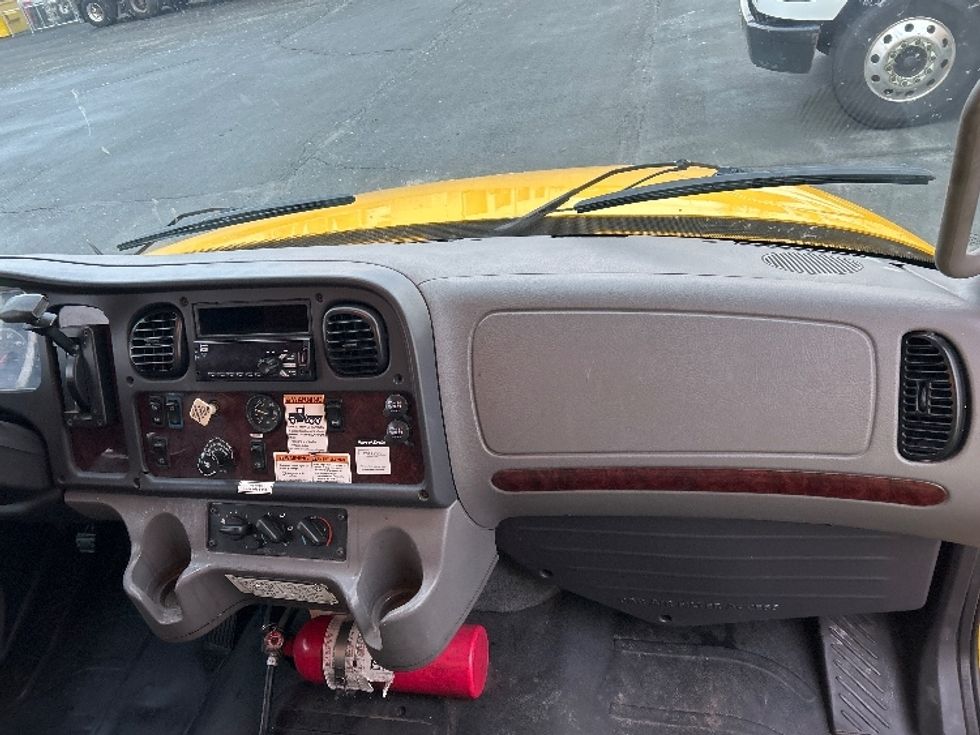 Medium Duty Box Truck-Light and Medium Duty Trucks-Freightliner-2019-M2-Dartmouth-NS-296,075\n\t\tkm-$ 61,250 - Image 21