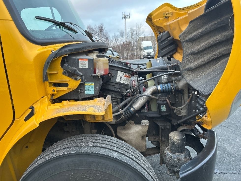 Medium Duty Box Truck-Light and Medium Duty Trucks-Freightliner-2019-M2-Dartmouth-NS-296,075\n\t\tkm-$ 61,250 - Image 23