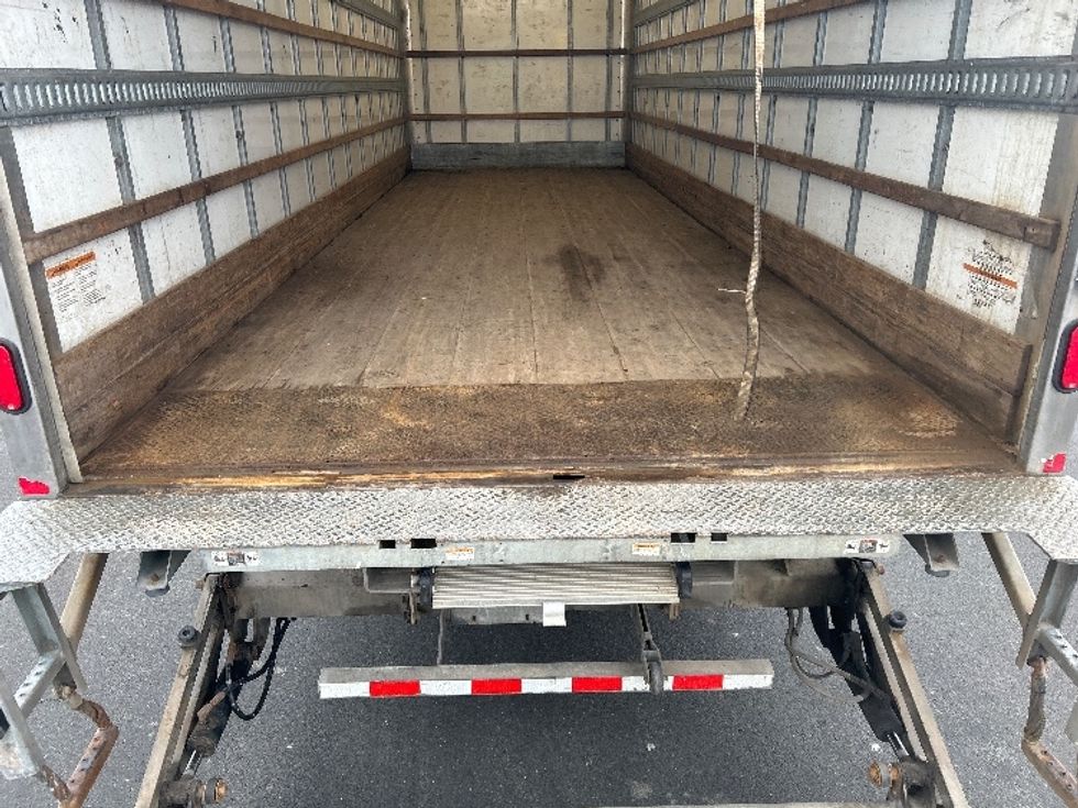 Medium Duty Box Truck-Light and Medium Duty Trucks-Freightliner-2019-M2-Dartmouth-NS-296,075\n\t\tkm-$ 61,250 - Image 8