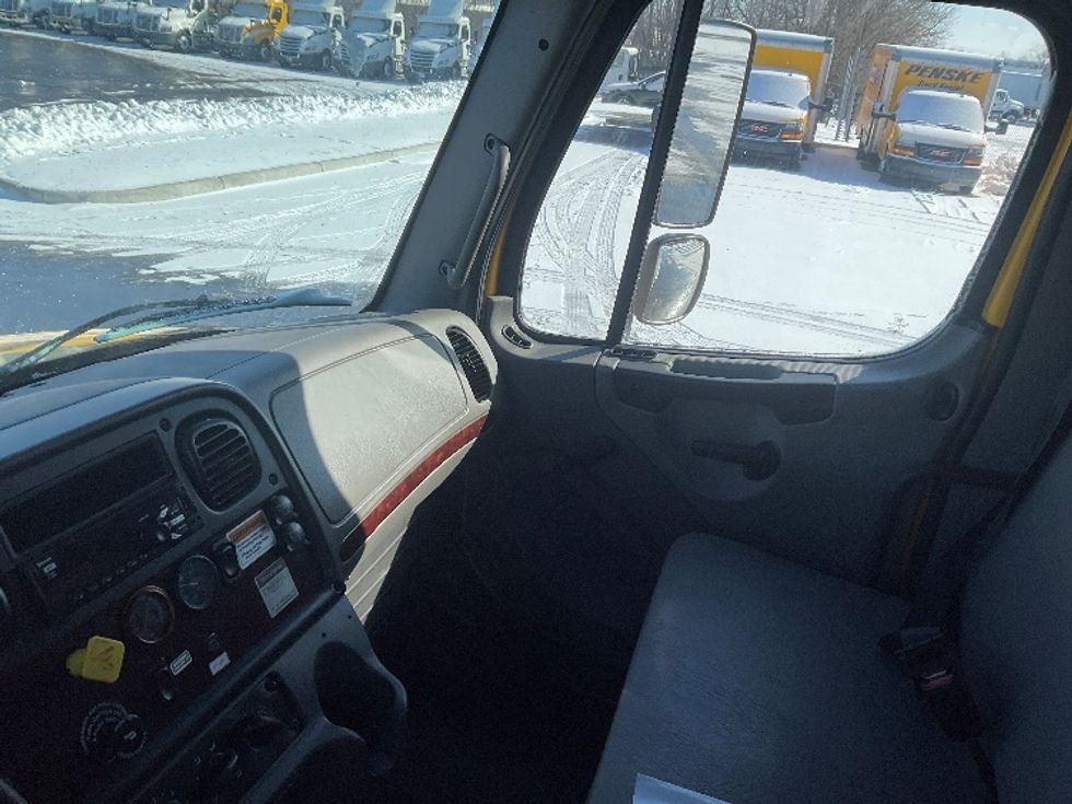 Medium Duty Box Truck-Light and Medium Duty Trucks-Freightliner-2019-M2-Dayton-OH-254,146\n\t\tmiles-$ 29,750 - Image 18