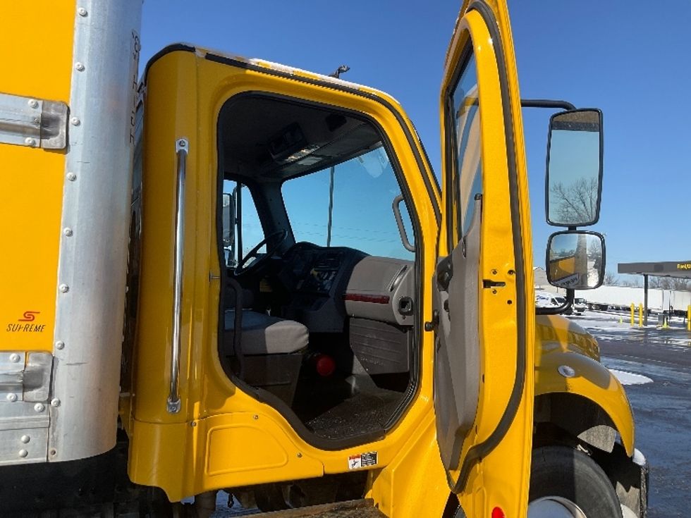 Medium Duty Box Truck-Light and Medium Duty Trucks-Freightliner-2019-M2-Dayton-OH-254,146\n\t\tmiles-$ 29,750 - Image 19