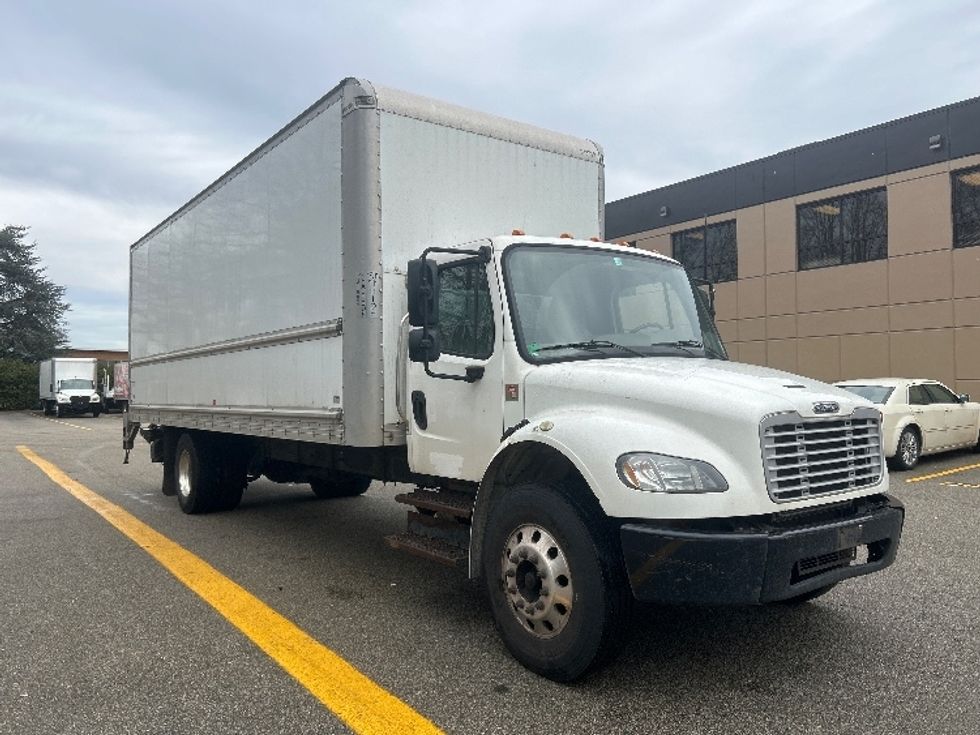 Medium Duty Box Truck-Light and Medium Duty Trucks-Freightliner-2019-M2-Delta-BC-158,323\n\t\tkm-$ 73,250 - Image 1