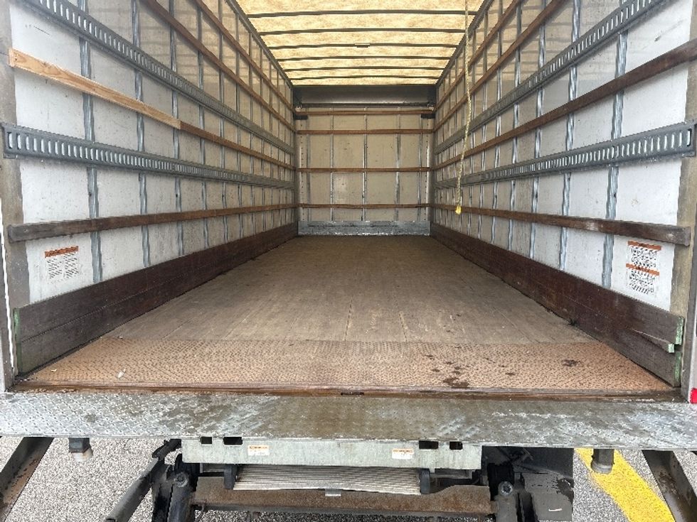 Medium Duty Box Truck-Light and Medium Duty Trucks-Freightliner-2019-M2-Delta-BC-158,323\n\t\tkm-$ 73,250 - Image 10