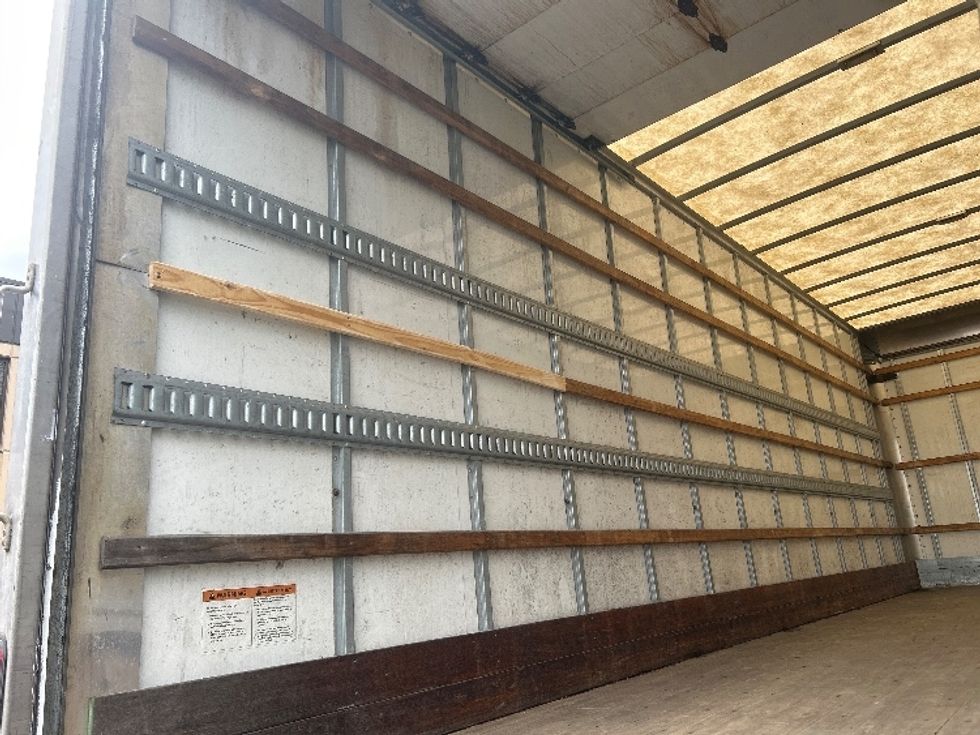 Medium Duty Box Truck-Light and Medium Duty Trucks-Freightliner-2019-M2-Delta-BC-158,323\n\t\tkm-$ 73,250 - Image 11