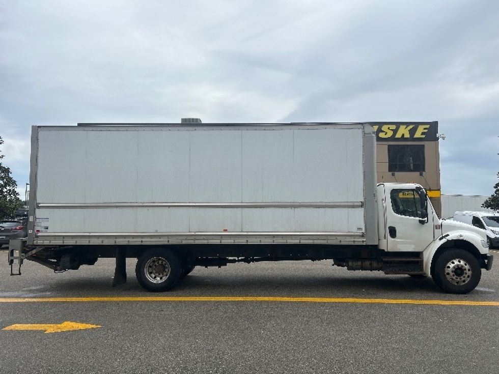 Medium Duty Box Truck-Light and Medium Duty Trucks-Freightliner-2019-M2-Delta-BC-158,323\n\t\tkm-$ 73,250 - Image 15