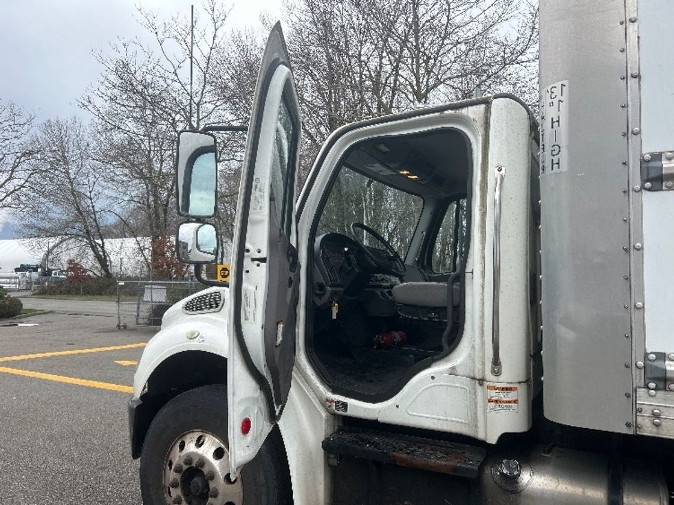 Medium Duty Box Truck-Light and Medium Duty Trucks-Freightliner-2019-M2-Delta-BC-158,323\n\t\tkm-$ 73,250 - Image 16