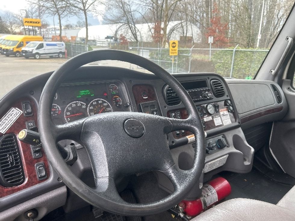 Medium Duty Box Truck-Light and Medium Duty Trucks-Freightliner-2019-M2-Delta-BC-158,323\n\t\tkm-$ 73,250 - Image 17